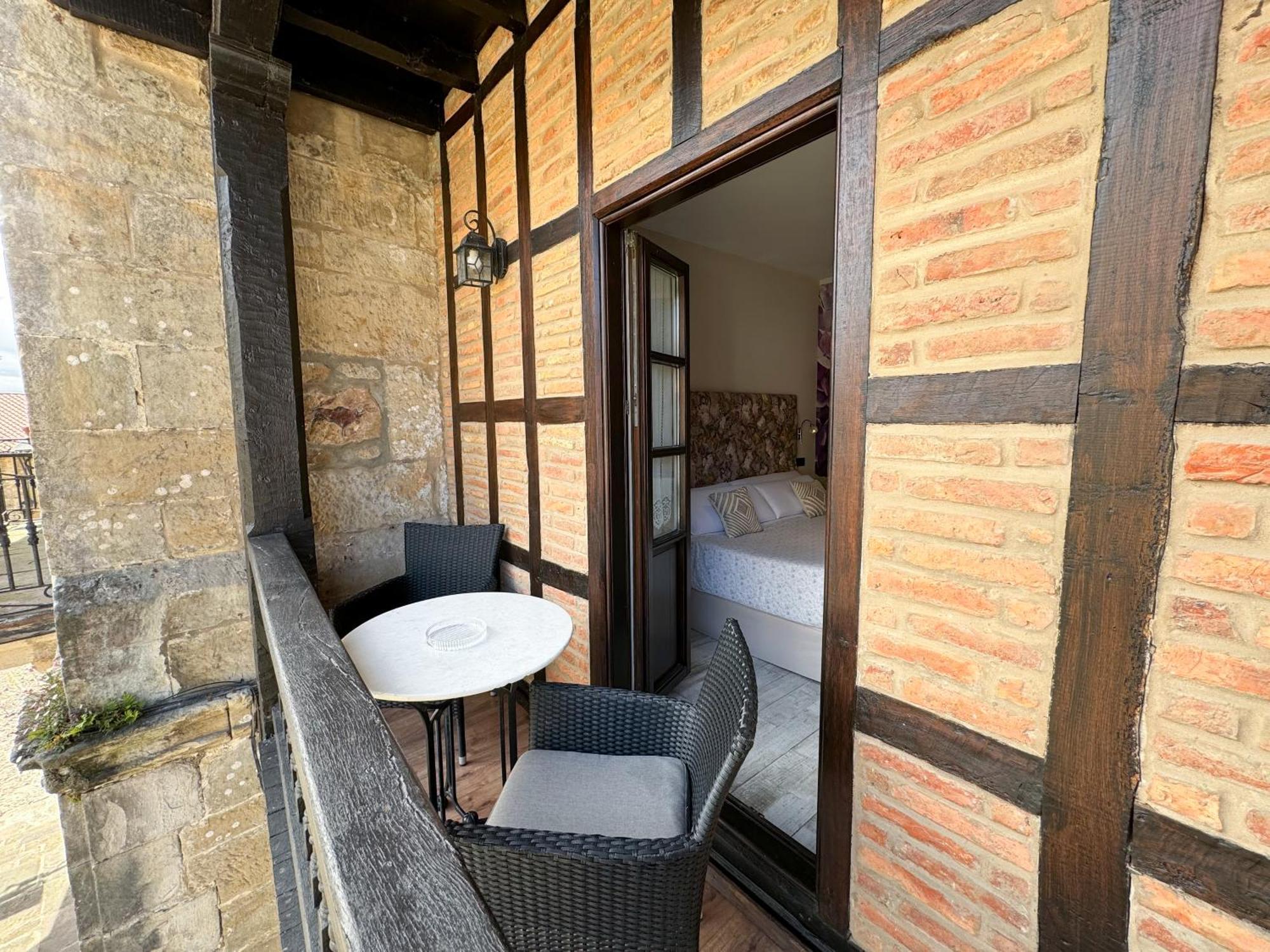 Akla Suites Con Jacuzzi Santillana Santillana del Mar Buitenkant foto